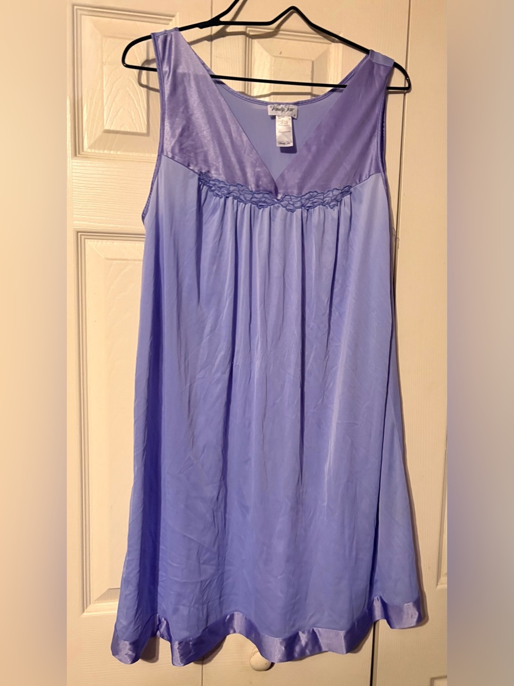 Vanity Fair Lavender Sleeveless Nightgown